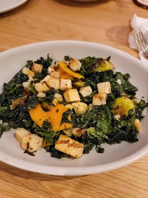 WI ter harvest salad with tofu at True Food Kitchen in Reston
