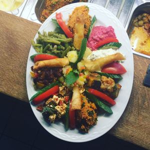 Vegetarische Meze Mıx at Mr. Kebab in Hamburg