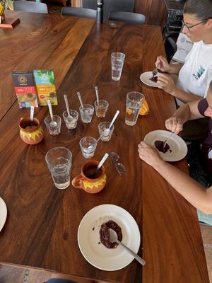 Selber Schokolade machen   at Nortico Cacao Farm in Turrialba