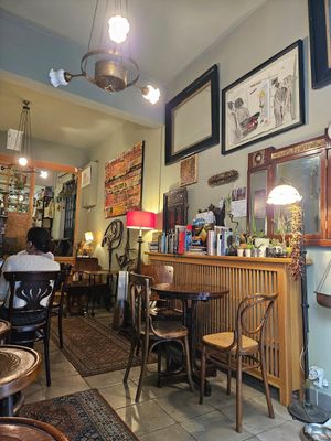  at Vacilando in Istanbul