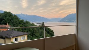 Abends auf dem Balkon  at Garden Hotel Primavera in Brissago