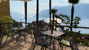 Frühstücksplatz draußen 🤩  at Garden Hotel Primavera in Brissago