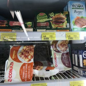 Veggie burgers at Conad Akademia in Tirana