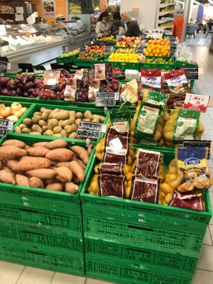 Produce at Conad Akademia in Tirana