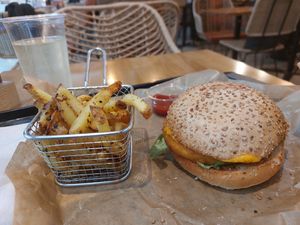 Supreme burger menu at Copper Branch - Lyon Part Dieu in Lyon
