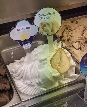 Pear gelato (vegan according to staff) at Valentino Ledai in Klaipeda