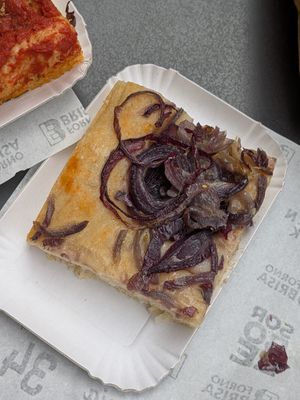 Focaccia con cipolle di medicina 2 € at Forno Brisa - Via S. Felice in Bologna