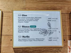 “BIANCA” sandwich, with eggplant caviar, marinated zucchini tagliatelle, chickpeas, and mint. It's a hearty and balanced sandwich! at Barnabé in Nantes