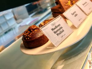 Moist buckwheat praline at Barnabé in Nantes