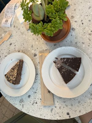 Ferrero cake (left) & bounty cake (right)  at Merry Berry in Thessaloniki
