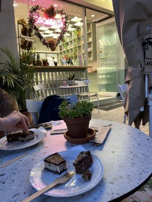 Outdoor seating  at Merry Berry in Thessaloniki