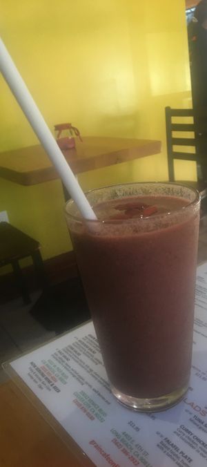 berry antioxidant smoothie at The Grain Cafe in Van Nuys