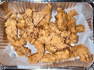 Oyster mushroom wings!!! Not pictured was the Nashville hot dipping sauce. SO crunchy and tasty. I wish I could eat this every day   at Herban Vegans in Cincinnati