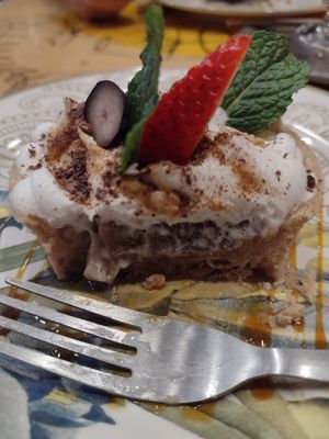 Banoffee sem glúten, a casquinha derrete na boca e o chantilly é bem suave at Art Cafe 2.0 in Santa Catarina