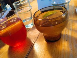 Leckerer Eistee und kalter Chai at DAR Restaurant & Cocktail Bar in Zurich