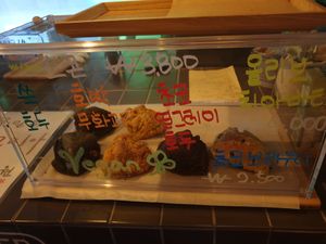 vegan items clearly marked at The Closet in Seoul