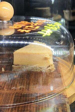 vegan cheesecake at The Closet in Seoul