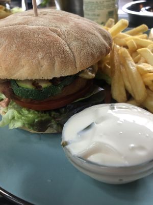 Grünburger / Veganer Cheeseburger   at Freudenhaus in Bocholt