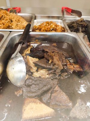 Dishes at Vegetarian 素 - Peninsula Plaza in Central Singapore