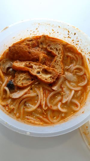 Laksa at Vegetarian 素 - Peninsula Plaza in Central Singapore