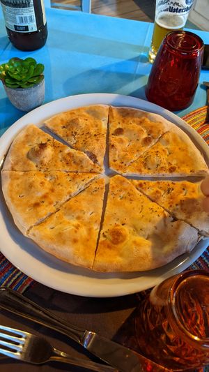  at Mamacita Café in Sarchittu