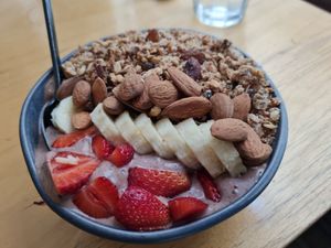 Chocolate smoothie bowl at Shake Cafe - Via dei Neri  in Florence