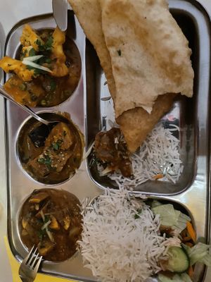 Das vegane Thali   at Tandoori Tonight in Brandenburg An Der Havel