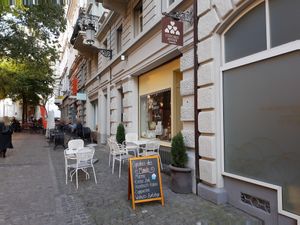 Outdoor seating at Bonne Maman in Zurich