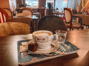 Vegan cappuccino (brownie is niet vegan)  at Koffie Bij Lot in Gorinchem