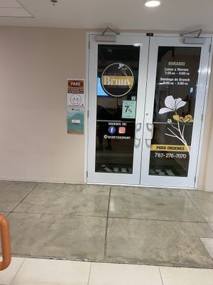 Entry at El Secreto De Bruny in Carolina