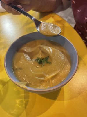 Crema de calabaza con curry   at El Secreto De Bruny in Carolina