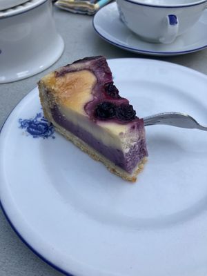 Veganer Blaubeer-Käsekuchen  at Teetied in Braunschweig