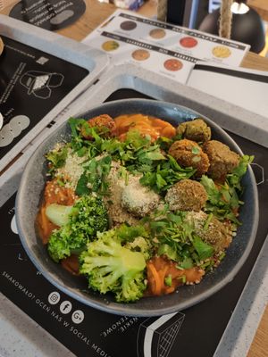 Najlepszy makaron marchewkowy z sosem bezserowym jaki jadłam! ❤️ at Turlaj Klopsa - Karmelicka in Krakow