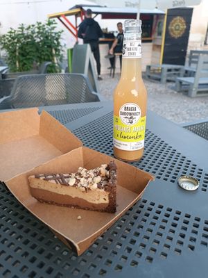Vegan desserts at Turlaj Klopsa - Karmelicka in Krakow