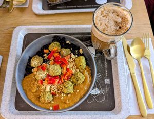 Black rice, butter tofu, plantfull balls, peanuts and chilli at Turlaj Klopsa - Karmelicka in Krakow