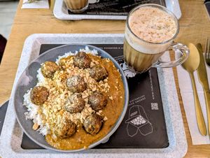 Jasmine rice, butter tofu, meatless balls, peanuts. at Turlaj Klopsa - Karmelicka in Krakow