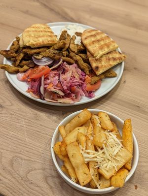  at Apló Greek Kitchen & Foods in Berlin