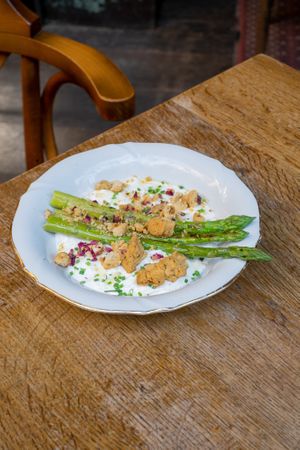 Veggie : Stracciatella asperge at La Luck in Lille