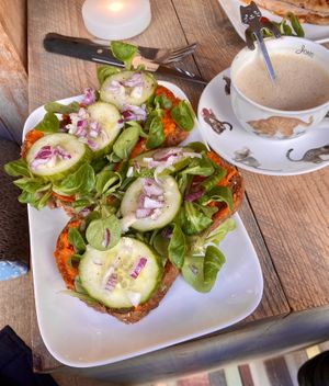 Broodje vegan filet américaine  at Pebbles Kitty Cat Café in Rotterdam