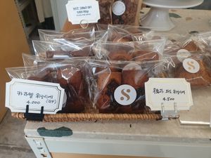 Financier Cakes at Second Breeze in Bucheon