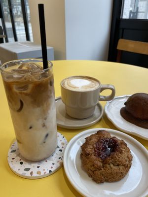 Amazing coffee but they have dairy   at Second Breeze in Bucheon