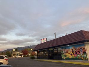 View from outside, with adorable mural ☺️ at Yumz in South Salt Lake