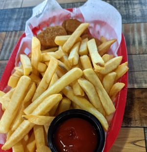 Nuggets and fries at Yumz in South Salt Lake