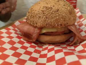 Hamburguesa Golosa con Bacon at La Golosa Vegan Vurger - Gracia in Barcelona