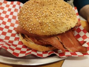 Veikon at La Golosa Vegan Vurger - Gracia in Barcelona