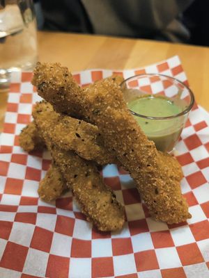 Mozzarella sticks at La Golosa Vegan Vurger - Gracia in Barcelona
