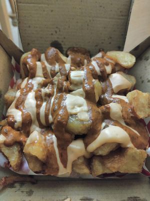 Bravas at La Golosa Vegan Vurger - Gracia in Barcelona