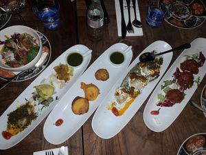 Linkse plankje is vegan, de andere plankjes zijn voor de niet-vegans  at Sarban in Tilburg