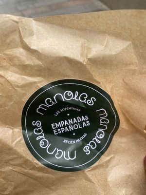 Probamos las dos empanadas veganas y están buenísimas. Las chicas muy majas. at Manolas - Empanadas Cordobesas in Cordoba