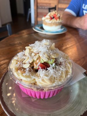 Build a bowl
ft pitaya base, bananas, kiwis, strawberries, coconut flakes, peanut butter, almond flakes, & vegan granola  at Grain & Berry - USF in Tampa